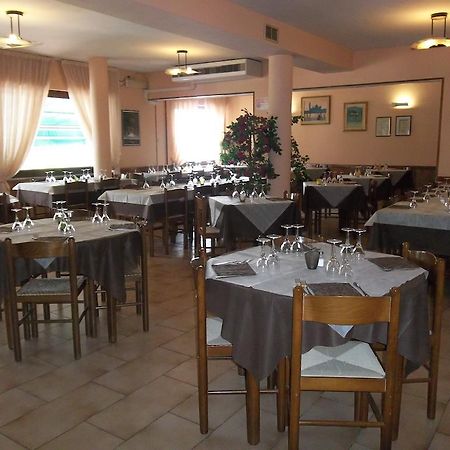 Albergo Ristorante Gori Ameglia Exterior photo