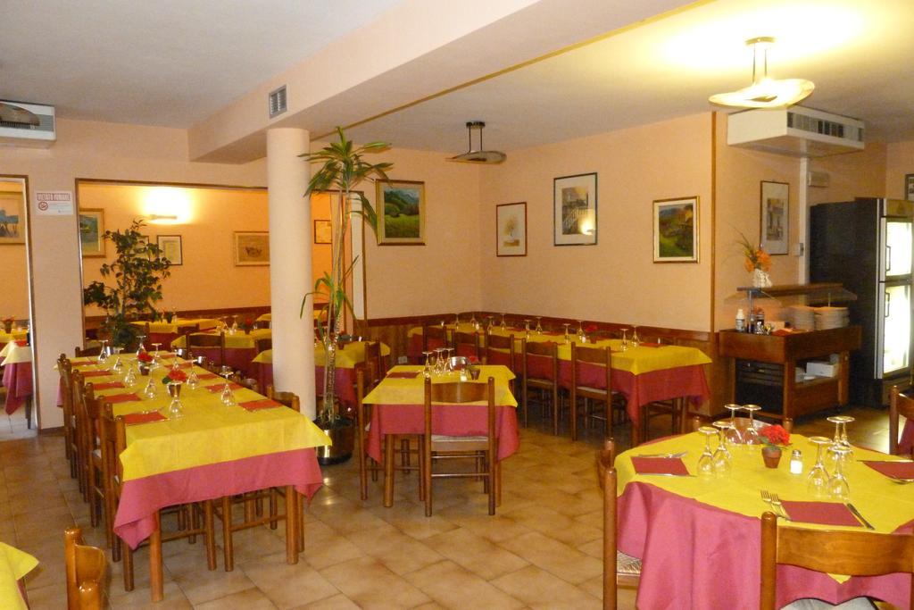 Albergo Ristorante Gori Ameglia Exterior photo